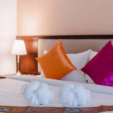 Bauman Ville Hotel Phuket Екстериор снимка
