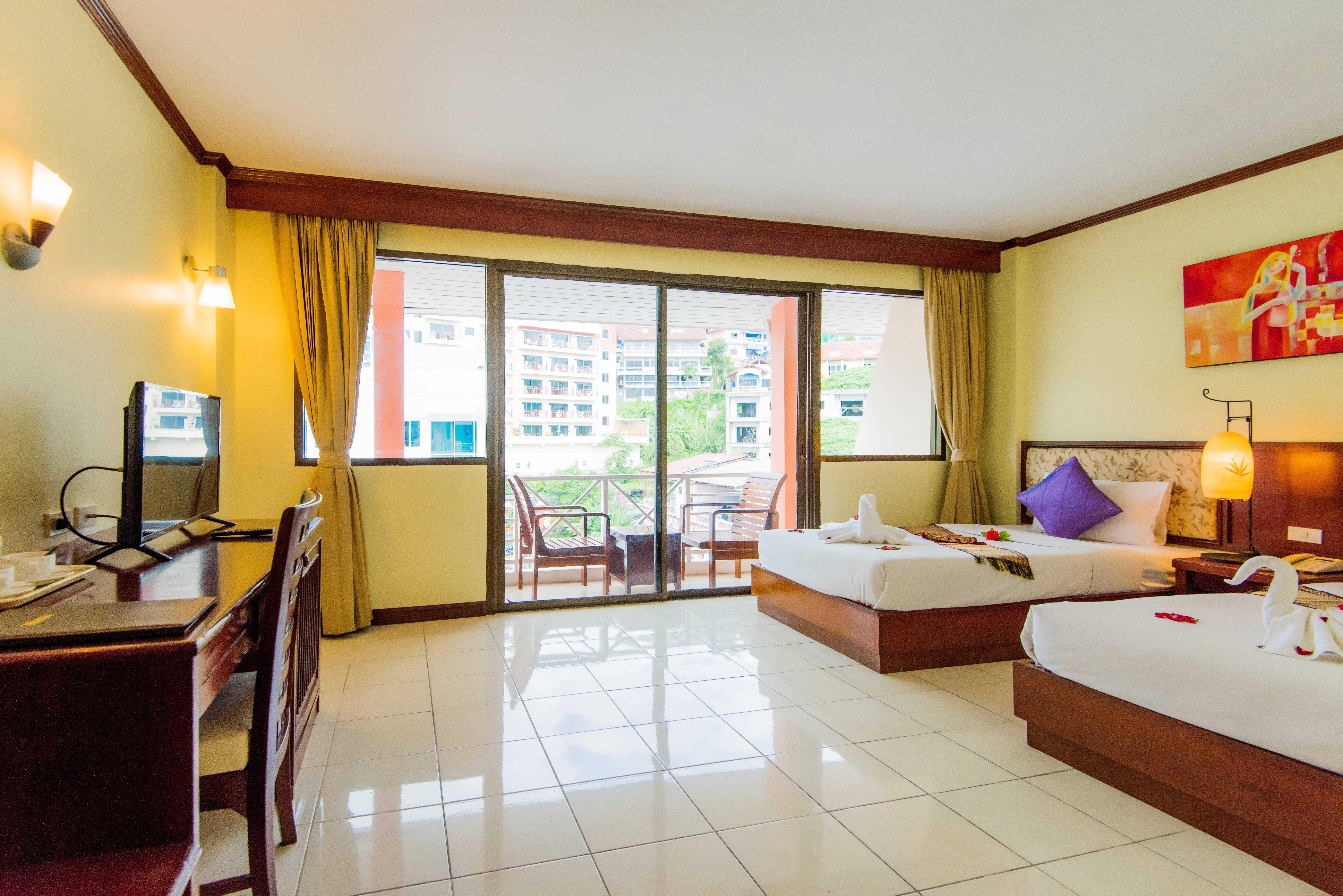 Bauman Ville Hotel Phuket Екстериор снимка