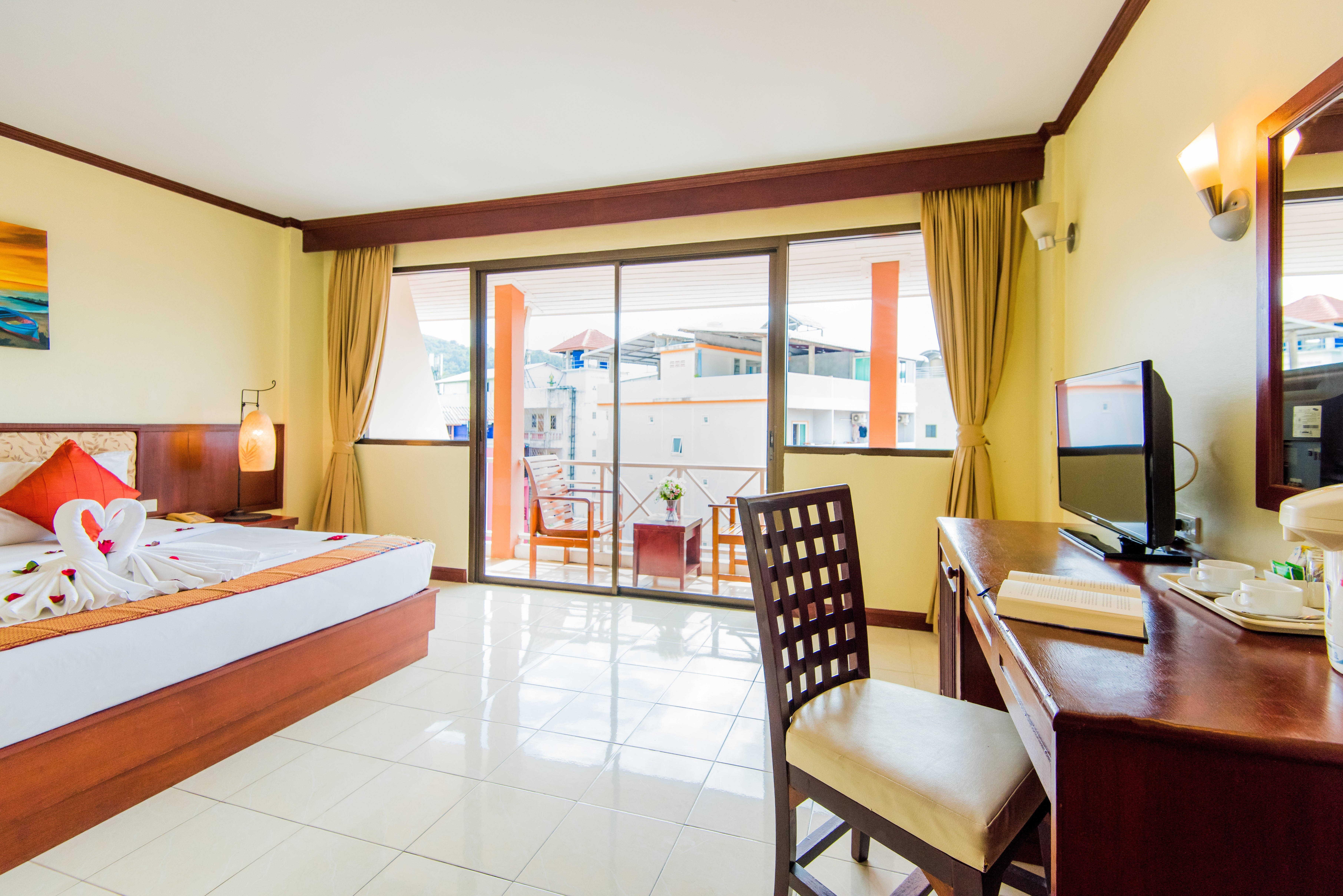 Bauman Ville Hotel Phuket Екстериор снимка