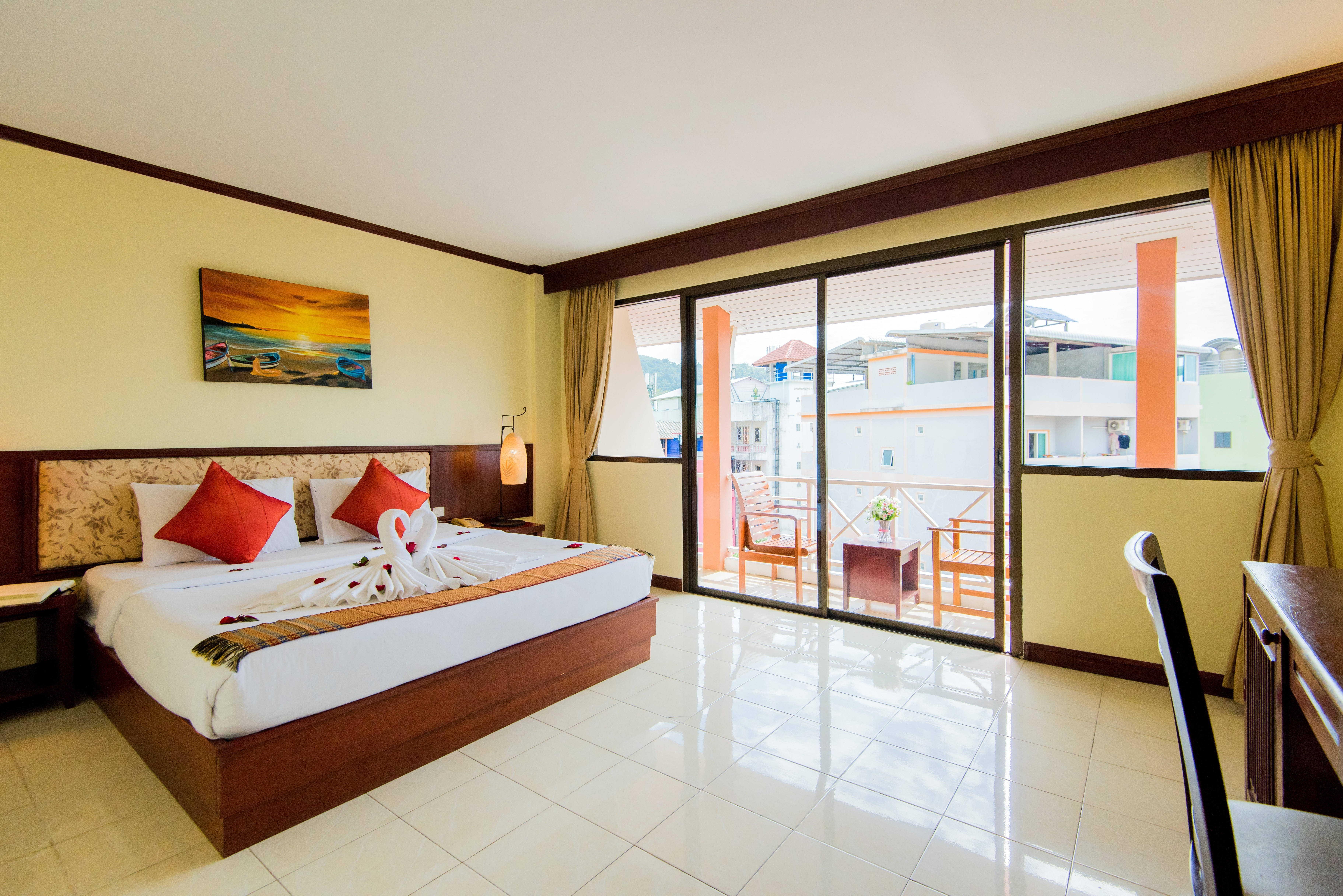 Bauman Ville Hotel Phuket Екстериор снимка