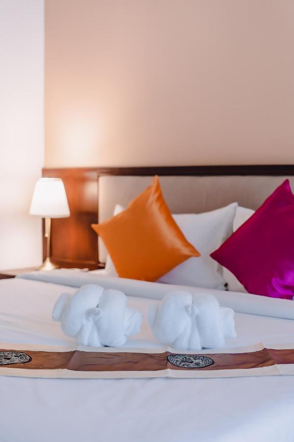 Bauman Ville Hotel Phuket Екстериор снимка
