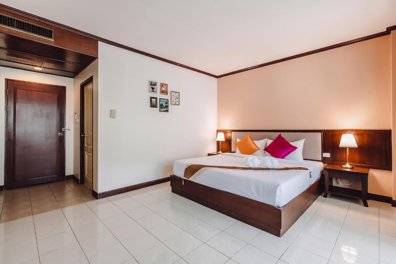 Bauman Ville Hotel Phuket Екстериор снимка