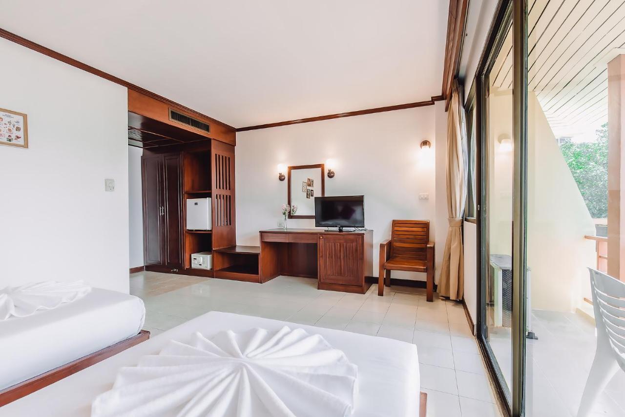 Bauman Ville Hotel Phuket Екстериор снимка
