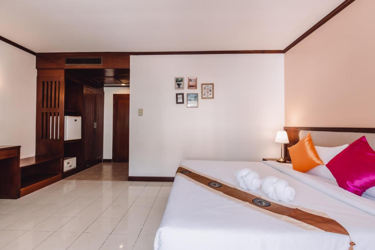 Bauman Ville Hotel Phuket Екстериор снимка