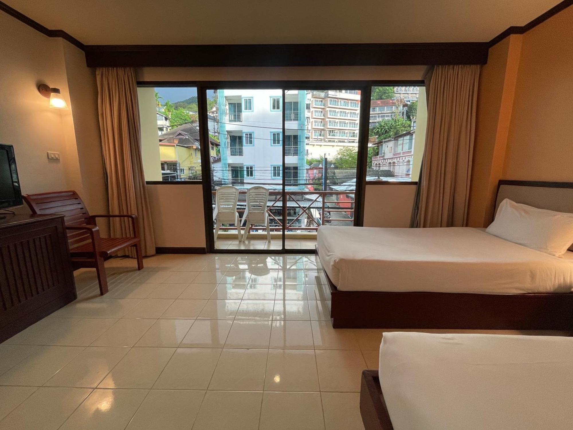 Bauman Ville Hotel Phuket Екстериор снимка